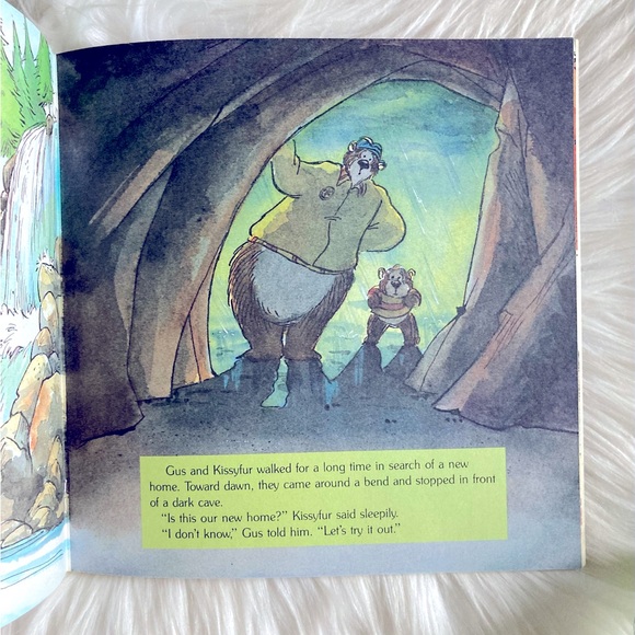 Vintage 80s Book Kissyfur and His Dad Collectible NBC TV Special Scholastic Book - Picture 6 of 7